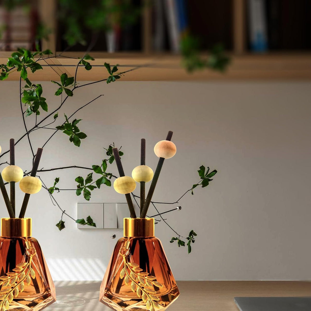 Set of 4 Empty Glass Diffuser Bottles – Refillable Diffuser Kit featuring a Diamond-Cut Design; Includes 20 Reed Sticks, 12 Wooden Beads, and 4 Metal Leaf Ornaments; 60ml Capacity, Gradient Brown Finish.